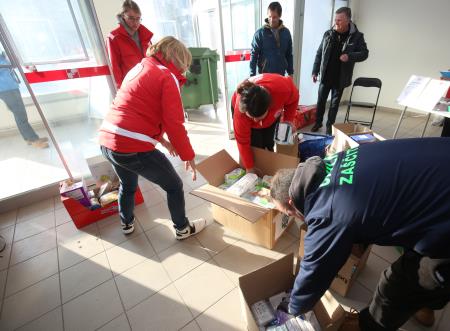 Akcija zbiranja materiala za Ukrajino 03 FOTO LJUBO VUKELIČ